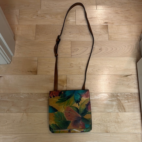 Patricia Nash Multicolor watercolor butterfly Floral Crossbody Bag like new - Picture 2 of 5